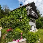 Feriehus Private Summer House With Swimming Pool, Bar And Pit For Football And Volleyball