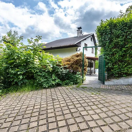 Private Summer House With Swimming Pool, Bar And Pit For Football And Volleyball Feriehus *