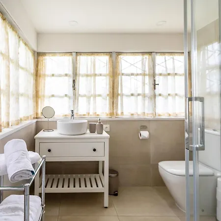 別荘 Family With Private Pool, Bar & Sports Field